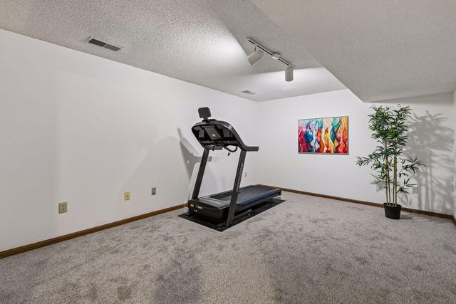 10460 170th Street W, Lakeville, MN 55044