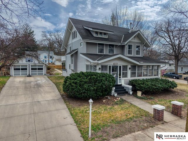 1010 Grove Avenue, Crete, NE 68333