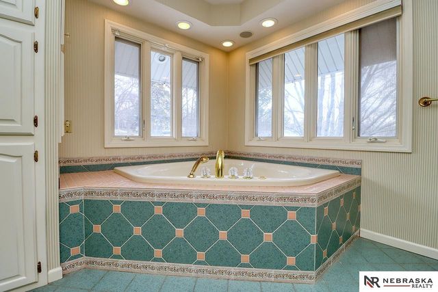 1010 Grove Avenue, Crete, NE 68333