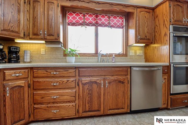 1010 Grove Avenue, Crete, NE 68333