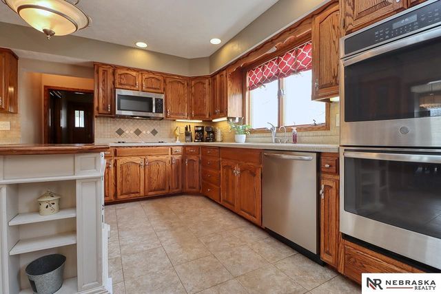 1010 Grove Avenue, Crete, NE 68333