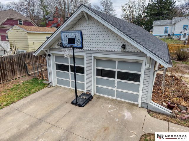 1010 Grove Avenue, Crete, NE 68333