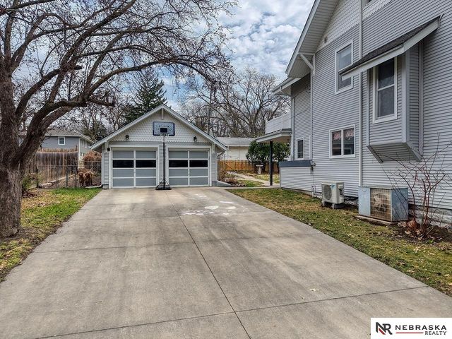 1010 Grove Avenue, Crete, NE 68333