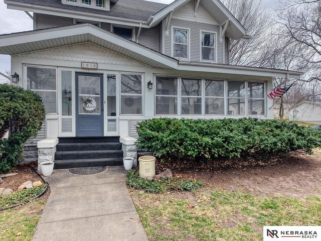 1010 Grove Avenue, Crete, NE 68333
