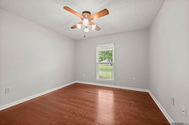 10838 Shoe Creek Dr, Baton Rouge, LA 70818