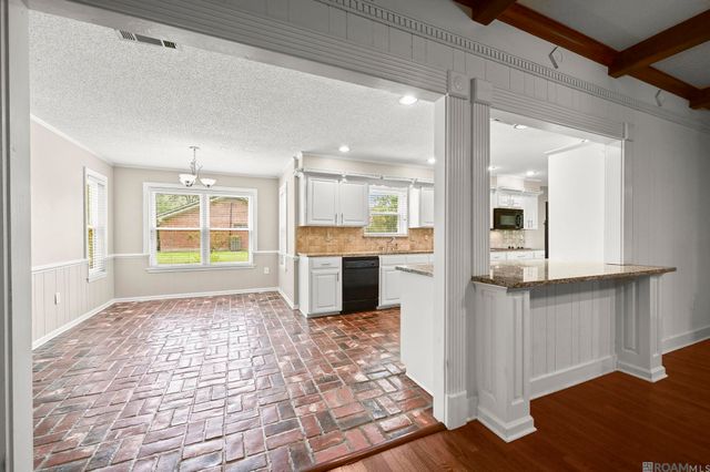 10838 Shoe Creek Dr, Baton Rouge, LA 70818