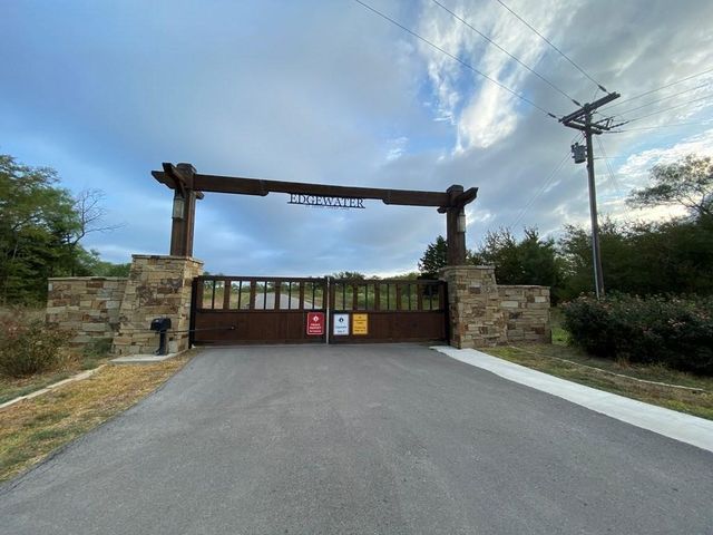 9285 W Shoreline Drive, Kemp, TX 75143