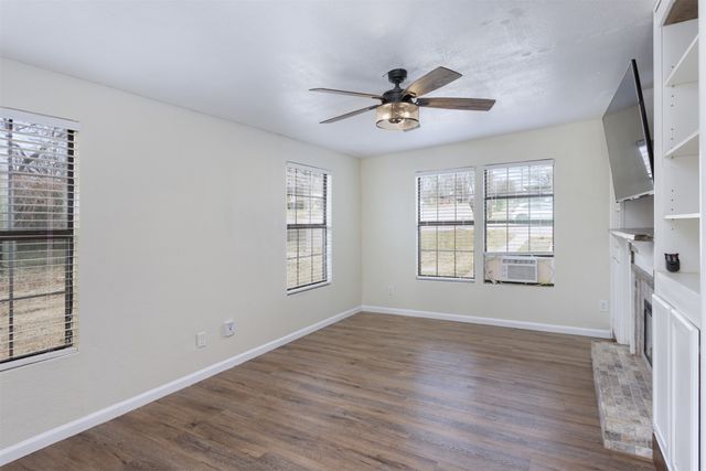 1130 W Heron Street, Denison, TX 75020