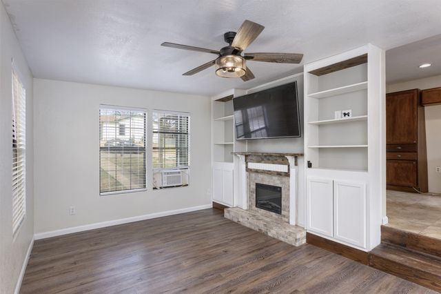 1130 W Heron Street, Denison, TX 75020