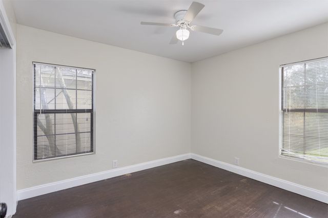 1130 W Heron Street, Denison, TX 75020