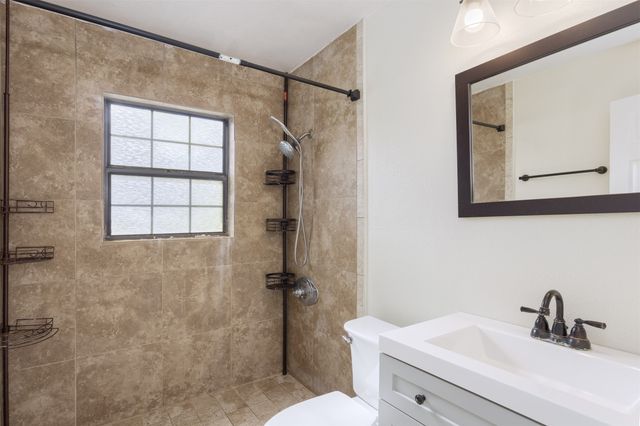 1130 W Heron Street, Denison, TX 75020