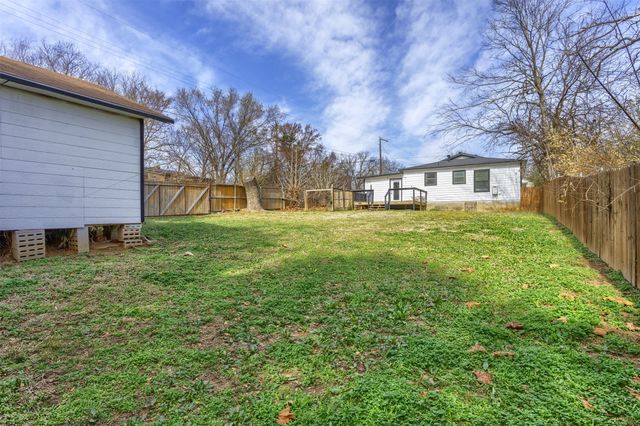 1130 W Heron Street, Denison, TX 75020