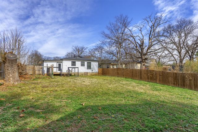 1130 W Heron Street, Denison, TX 75020