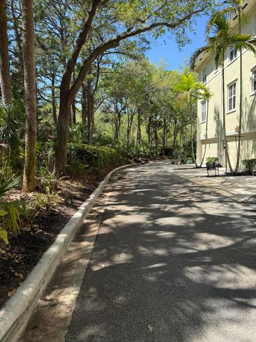 148 E Morning Dew Circle, Jupiter, FL 33458