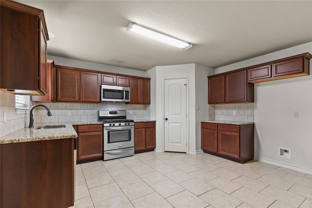 4204 Quail Run Road, Sherman, TX 75092