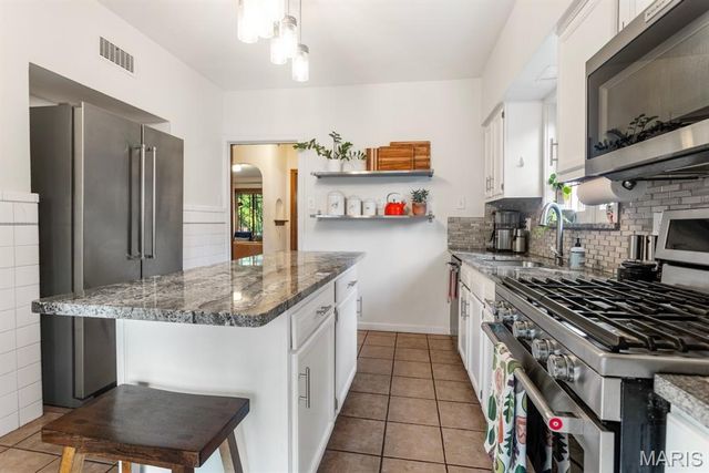 6125 Marwinette Avenue, St Louis, MO 63116