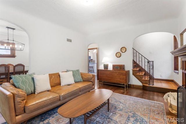 6125 Marwinette Avenue, St Louis, MO 63116