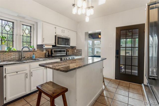 6125 Marwinette Avenue, St Louis, MO 63116