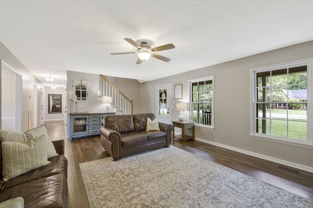 347 Alden Cove Dr, Smyrna, TN 37167