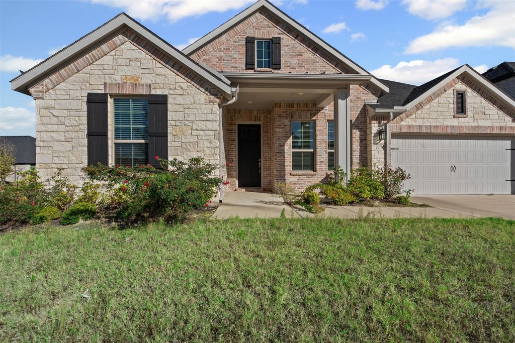 1770 English Way, Waxahachie, TX 75165