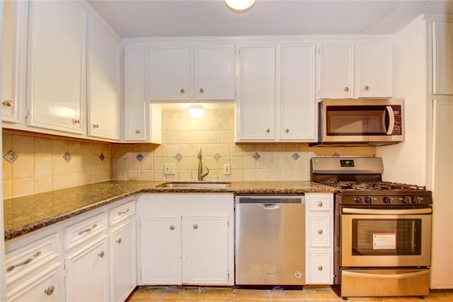 4020 Blue Bonnet Boulevard E, Houston, TX 77025