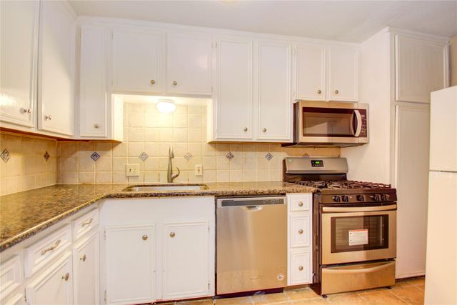 4020 Blue Bonnet Boulevard E, Houston, TX 77025