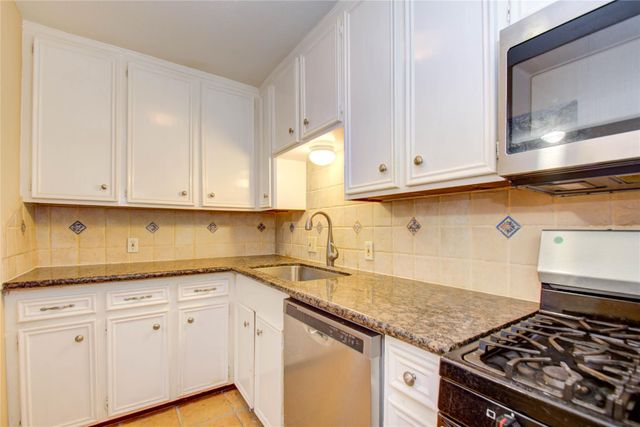 4020 Blue Bonnet Boulevard E, Houston, TX 77025
