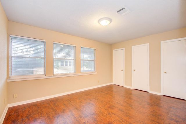 4020 Blue Bonnet Boulevard E, Houston, TX 77025