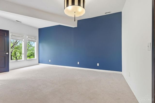 939 Monastery Street, Cincinnati, OH 45202