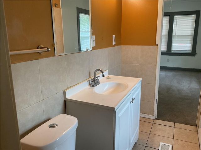 4430 Montgall Avenue, Kansas City, MO 64130
