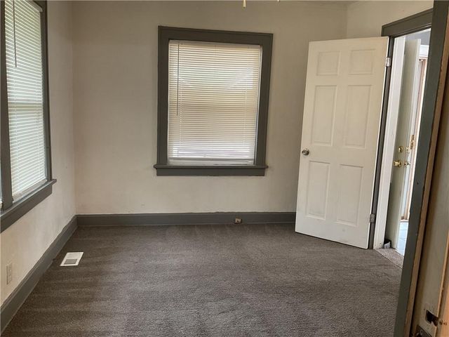 4430 Montgall Avenue, Kansas City, MO 64130