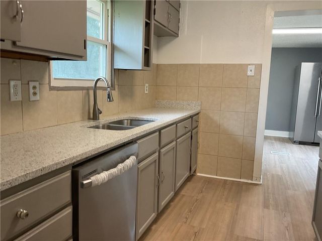 4430 Montgall Avenue, Kansas City, MO 64130