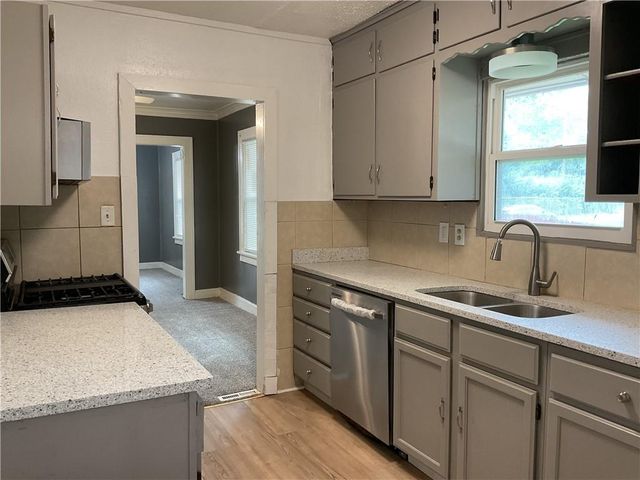 4430 Montgall Avenue, Kansas City, MO 64130