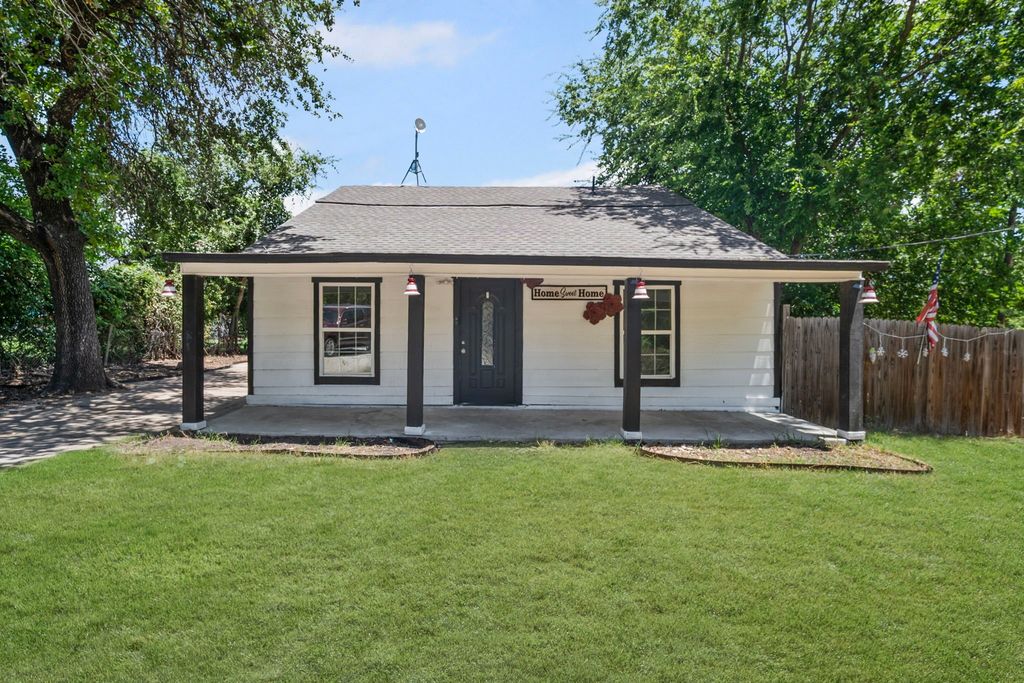 1608 Newsom Mound Road, Springtown, TX 76082