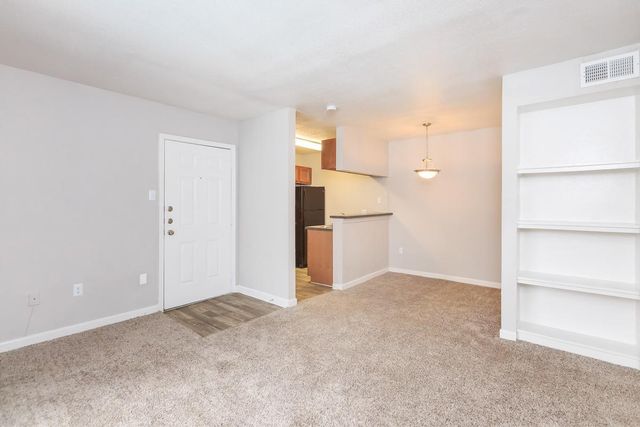1300 Wilcrest Drive 105, Houston, TX 77042
