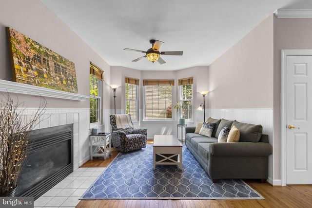 7805 HERITAGE FARM DR, Gaithersburg, MD 20886