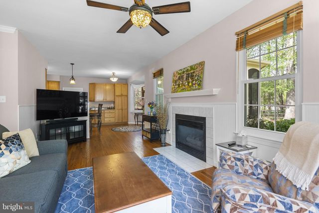 7805 HERITAGE FARM DR, Gaithersburg, MD 20886