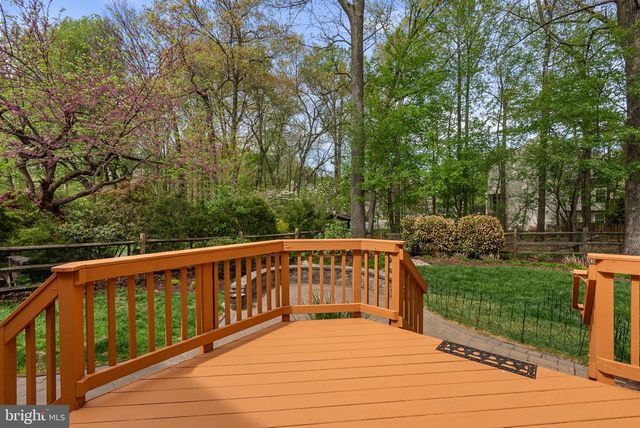 7805 HERITAGE FARM DR, Gaithersburg, MD 20886