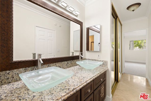 11645 Montana Avenue 315, Los Angeles, CA 90049