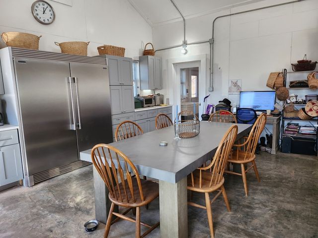 59 Wagon Rd, Alpine, TX 79830