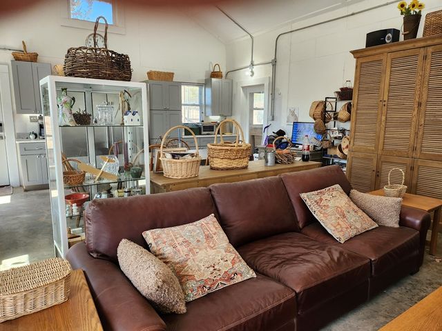 59 Wagon Rd, Alpine, TX 79830