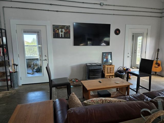 59 Wagon Rd, Alpine, TX 79830