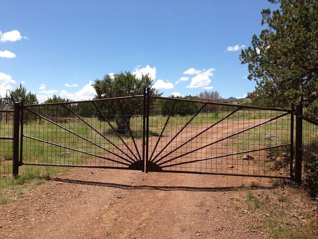 59 Wagon Rd, Alpine, TX 79830