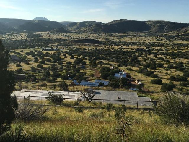 59 Wagon Rd, Alpine, TX 79830