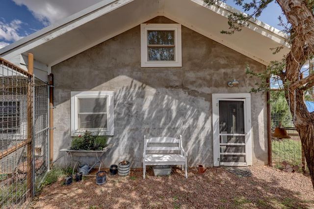 59 Wagon Rd, Alpine, TX 79830