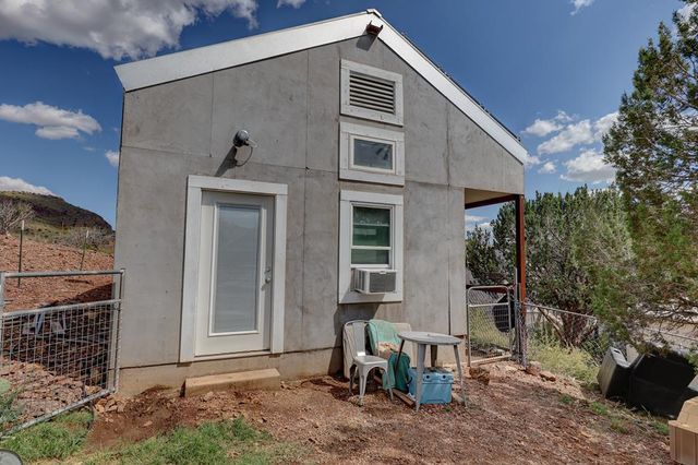 59 Wagon Rd, Alpine, TX 79830
