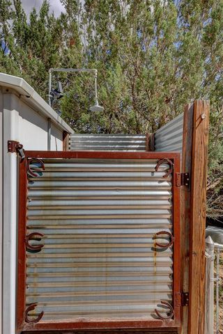 59 Wagon Rd, Alpine, TX 79830