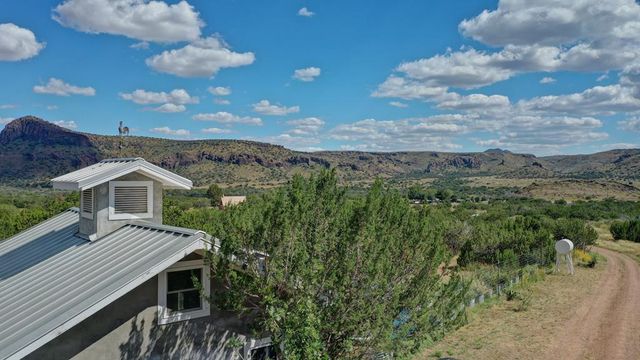 59 Wagon Rd, Alpine, TX 79830