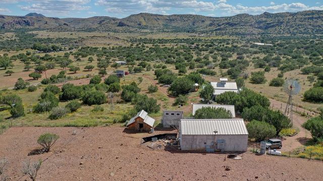 59 Wagon Rd, Alpine, TX 79830
