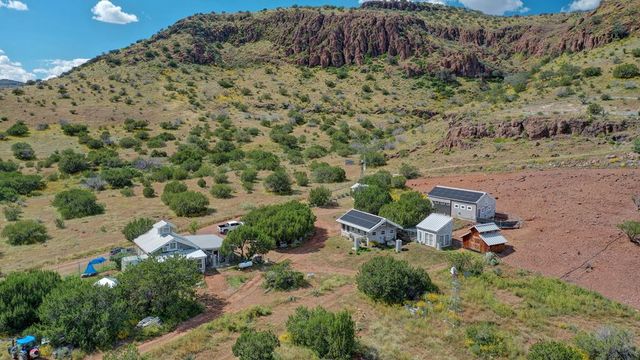 59 Wagon Rd, Alpine, TX 79830